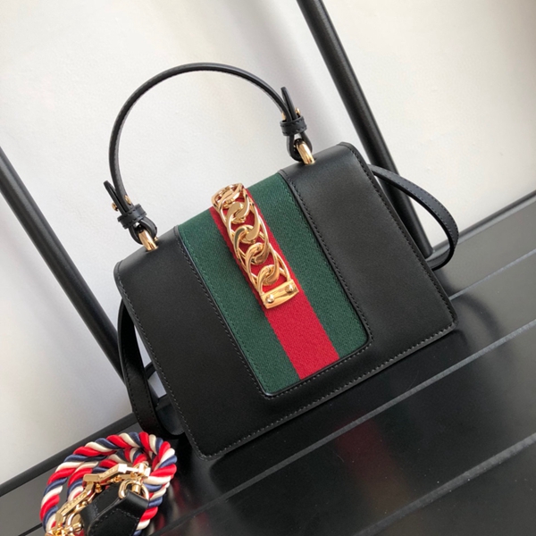 グッチバッグ背面デザイン